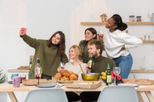 Best Outfits for Brunch with Friends: Style That Serves Looks and Comfort