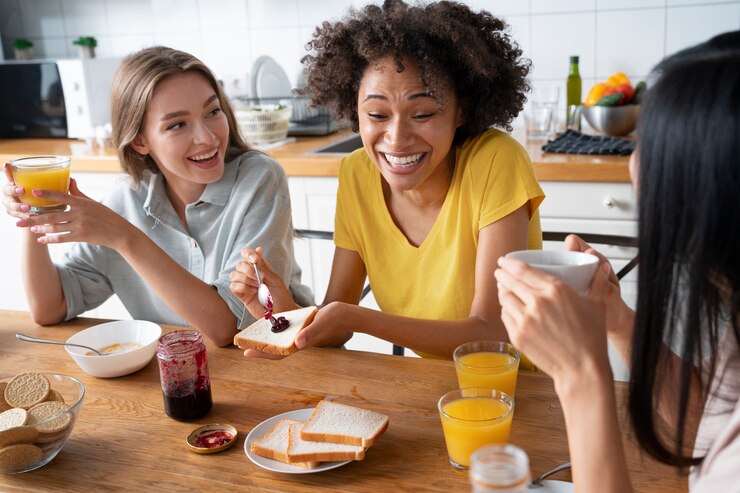 Best Outfits for Brunch with Friends: Style That Serves Looks and Comfort
