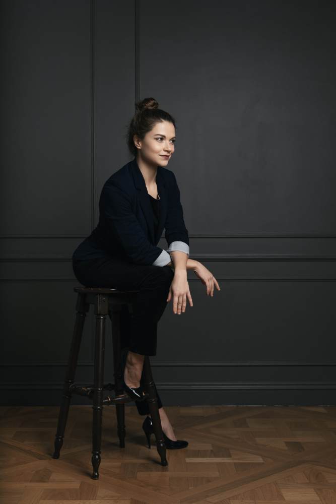 π¨ Fashion for Interviews in Creative Fields: Dress to Impress Creatively